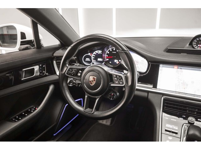 PORSCHE Panamera 4S