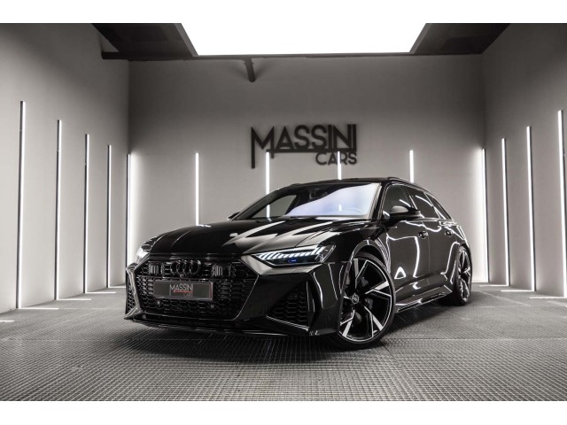 AUDI A6 RS 6 Avant TFSI quattro