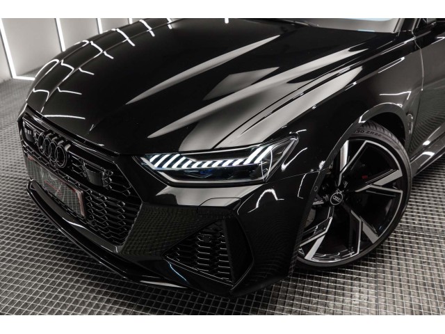 AUDI A6 RS 6 Avant TFSI quattro