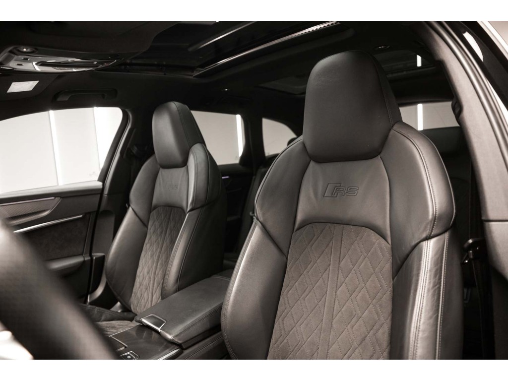 AUDI A6 RS 6 Avant TFSI... 2