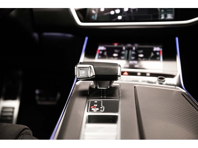 AUDI A6 RS 6 Avant TFSI quattro