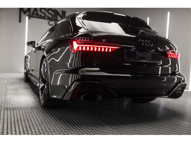 AUDI A6 RS 6 Avant TFSI quattro