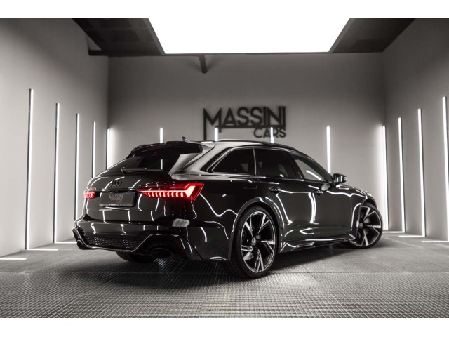 AUDI A6 RS 6 Avant TFSI quattro