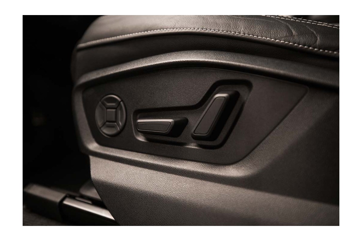 AUDI Q8 S line 50 TDI 210kW quattro... AUDI Q8 S line 50 TDI 210kW quattro...