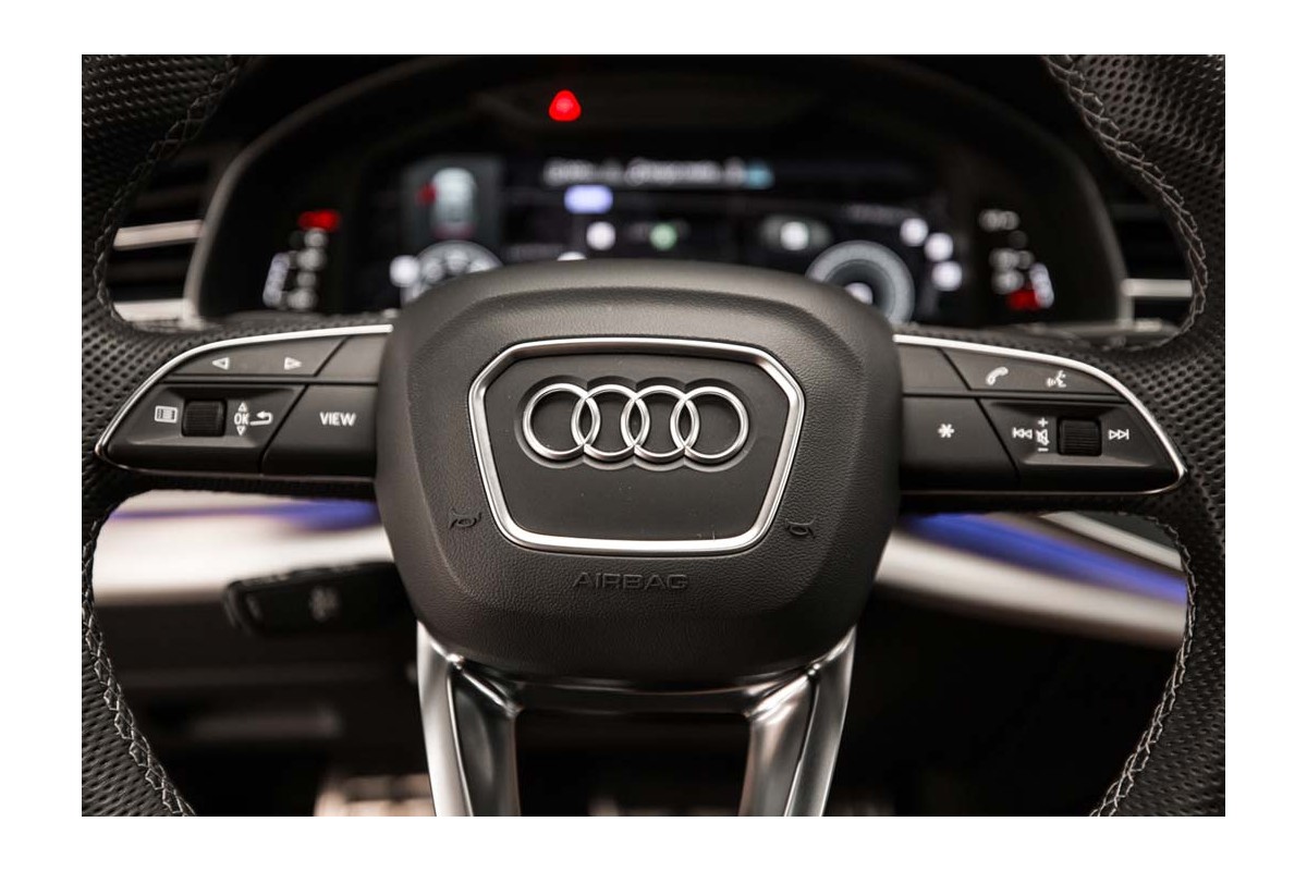 AUDI Q8 S line 50 TDI 210kW quattro... AUDI Q8 S line 50 TDI 210kW quattro...