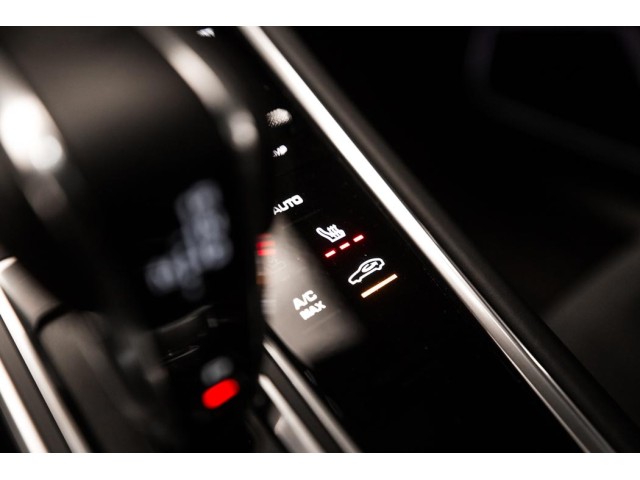 PORSCHE Panamera GTS