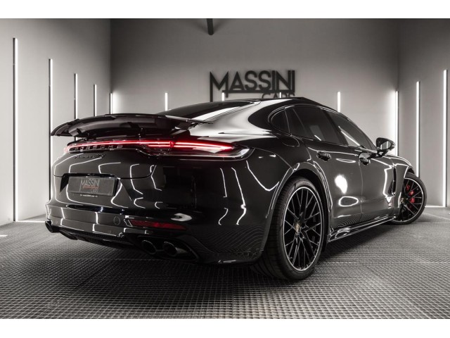 PORSCHE Panamera GTS