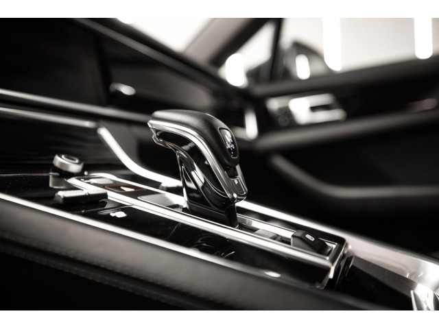 PORSCHE Panamera 4 EHybrid