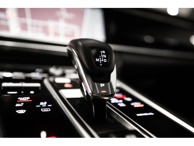 PORSCHE Panamera 4 EHybrid