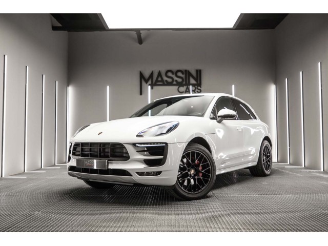 PORSCHE Macan GTS