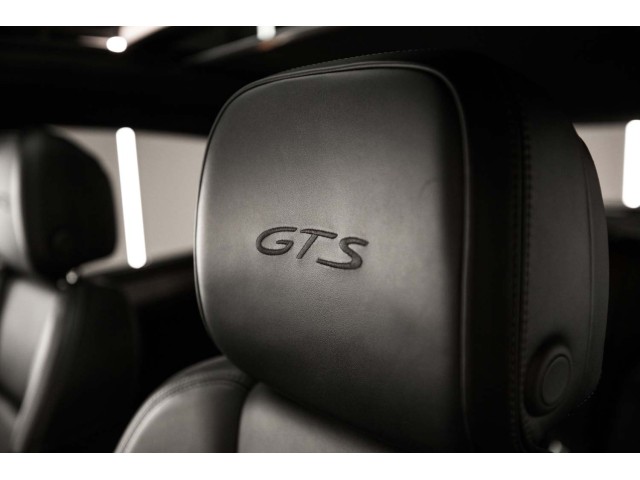 PORSCHE Macan GTS