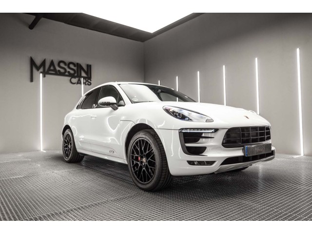 PORSCHE Macan GTS
