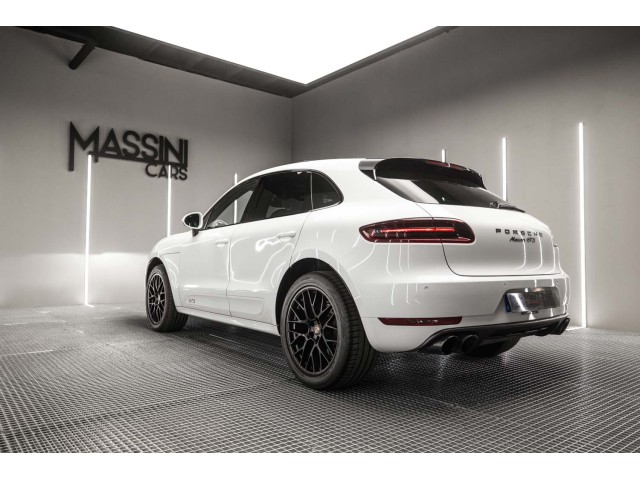 PORSCHE Macan GTS