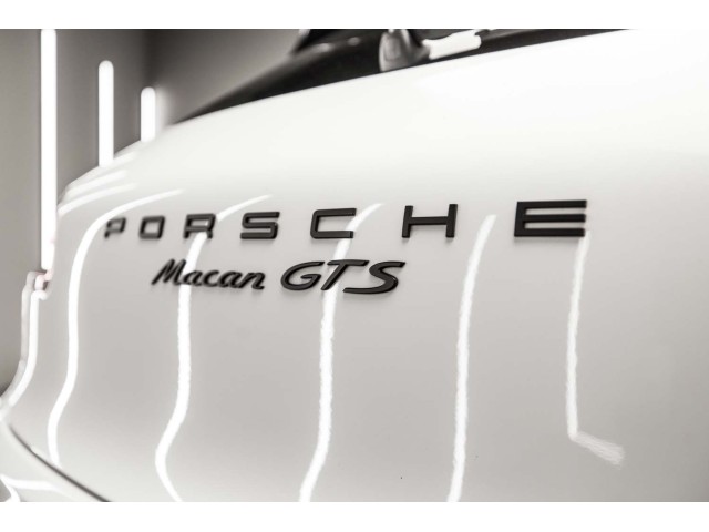 PORSCHE Macan GTS