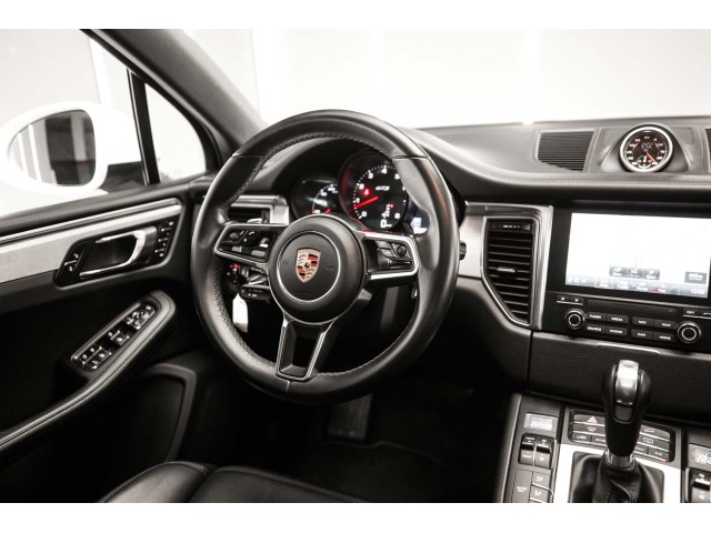 PORSCHE Macan GTS