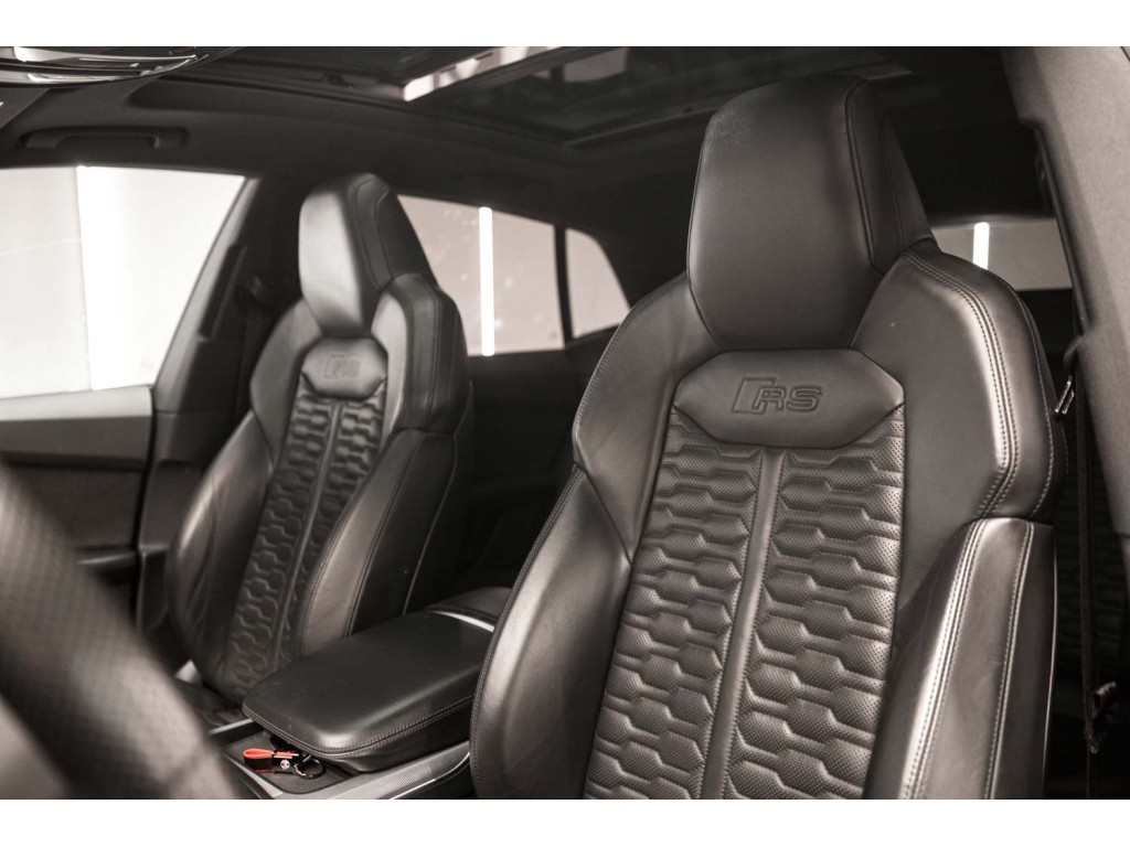 AUDI Q8 RS Q8 TFSI 441kW... 2