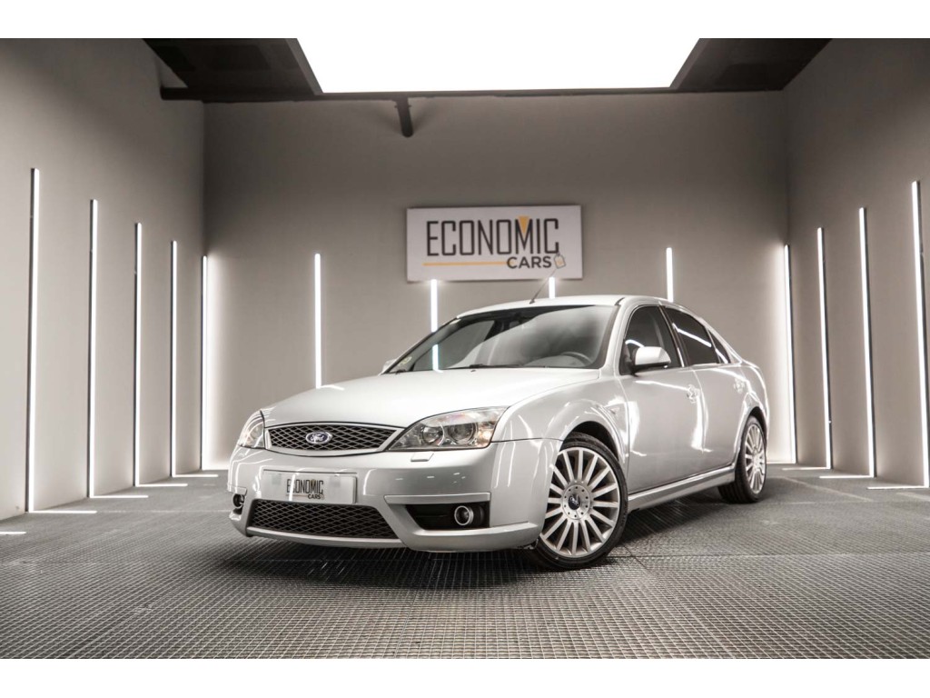 FORD Mondeo 3.0i V6 ST 220