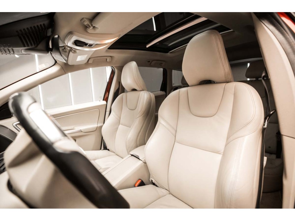 VOLVO XC60 2.0 D4 Summum Auto 2