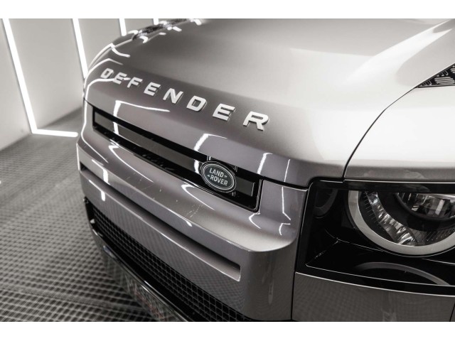 LAND-ROVER Defender 3.0 D200 SE 110 Auto 4WD MHEV