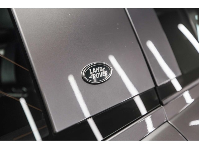 LAND-ROVER Defender 3.0 D200 SE 110 Auto 4WD MHEV