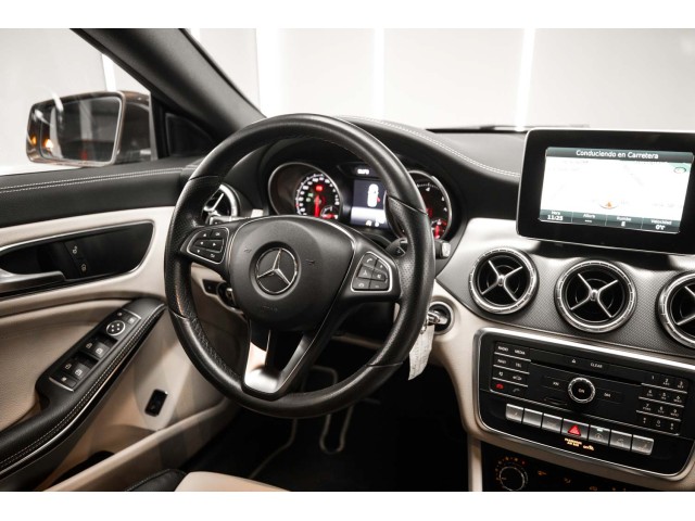 MERCEDES-BENZ Clase CLA CLA 220 d Urban Shooting Brake
