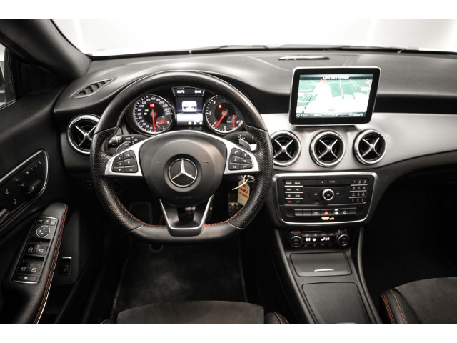 MERCEDES-BENZ Clase CLA CLA 200 d AMG Line Shooting Brake