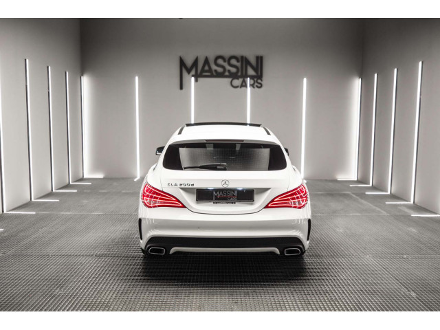 MERCEDES-BENZ Clase CLA CLA 200 d AMG Line Shooting Brake