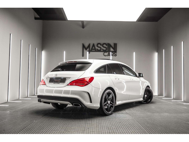 MERCEDES-BENZ Clase CLA CLA 200 d AMG Line Shooting Brake