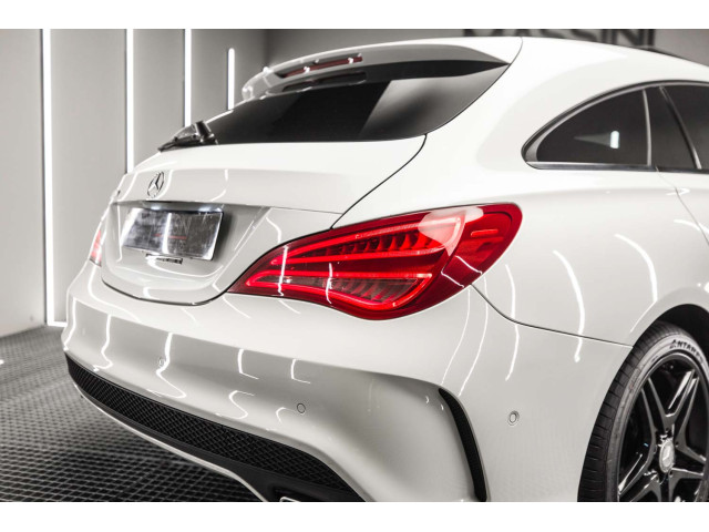 MERCEDES-BENZ Clase CLA CLA 200 d AMG Line Shooting Brake