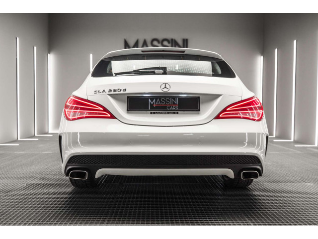 MERCEDES-BENZ Clase CLA CLA 220 d AMG Line Shooting Brake