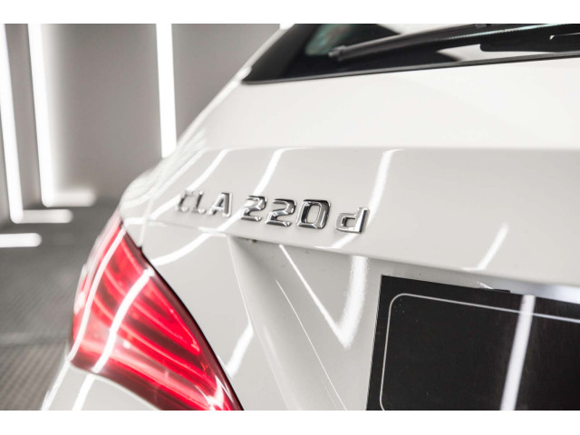 MERCEDES-BENZ Clase CLA CLA 220 d AMG Line Shooting Brake