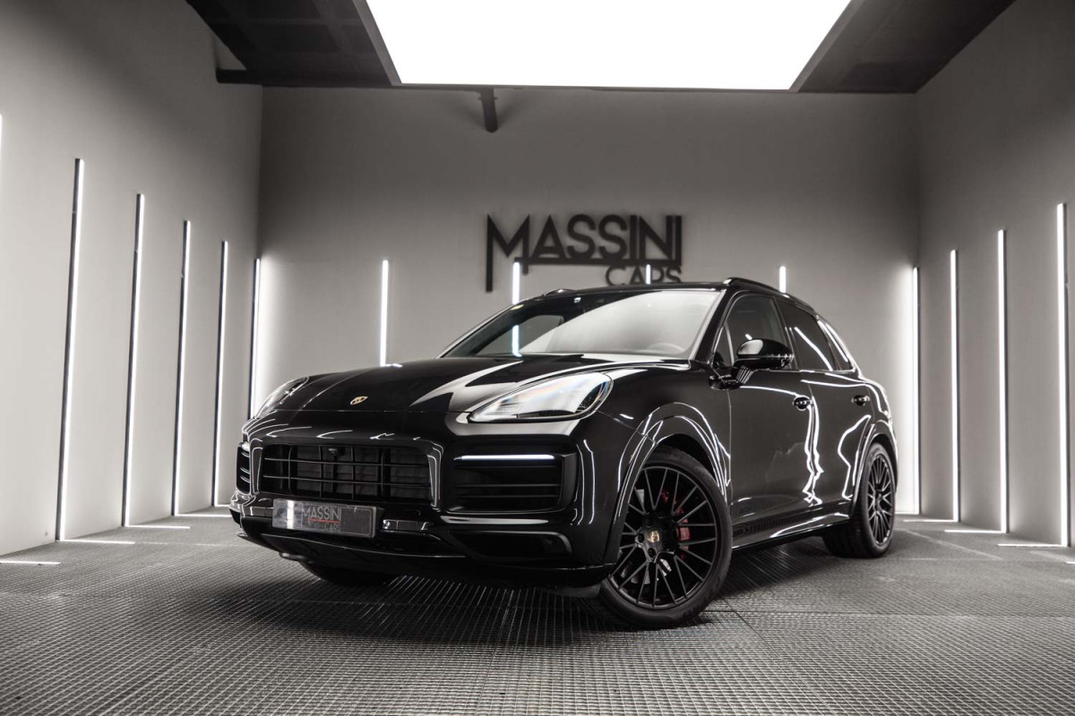 PORSCHE Cayenne GTS