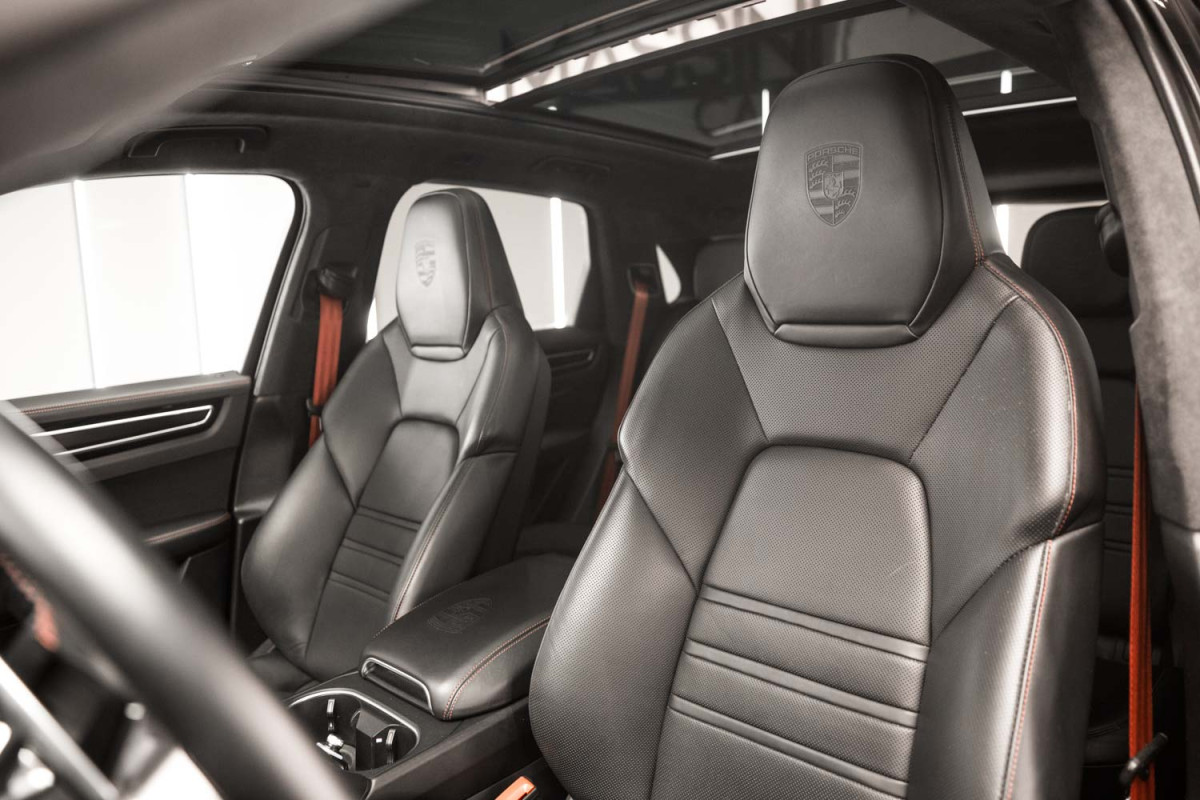 PORSCHE Cayenne GTS 2