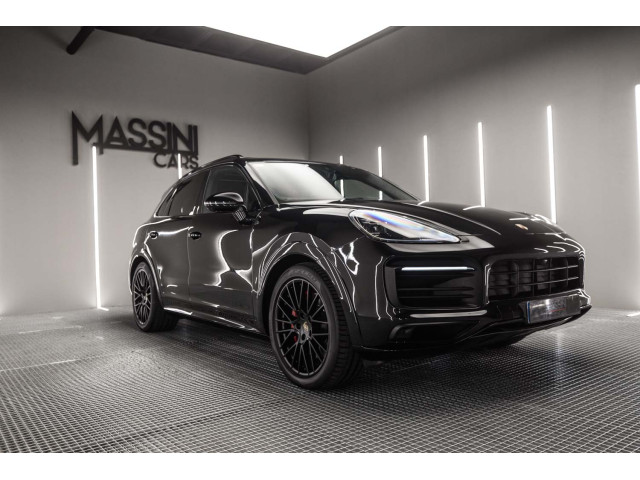 PORSCHE Cayenne GTS