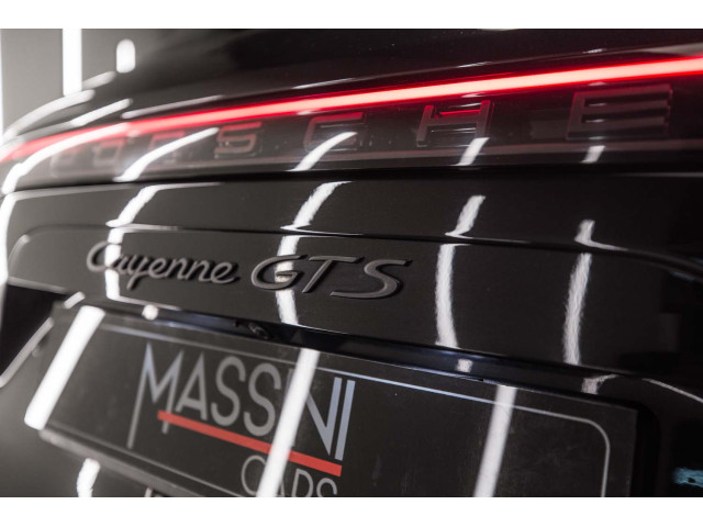 PORSCHE Cayenne GTS