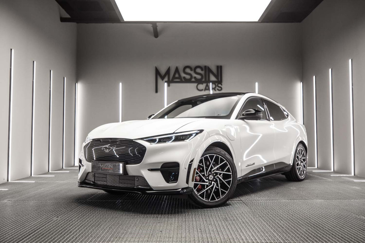 FORD Mustang MachE GT AWD...