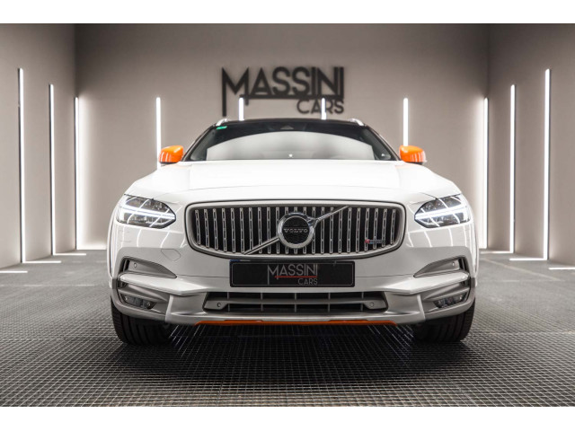 VOLVO V90 Cross Country 2.0 D4 AWD Pro Auto