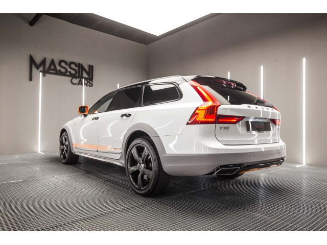 VOLVO V90 Cross Country 2.0 D4 AWD Pro Auto