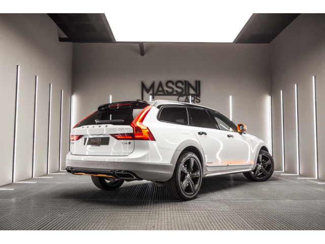 VOLVO V90 Cross Country 2.0 D4 AWD Pro Auto