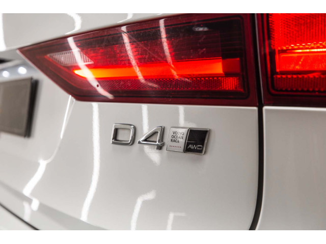 VOLVO V90 Cross Country 2.0 D4 AWD Pro Auto
