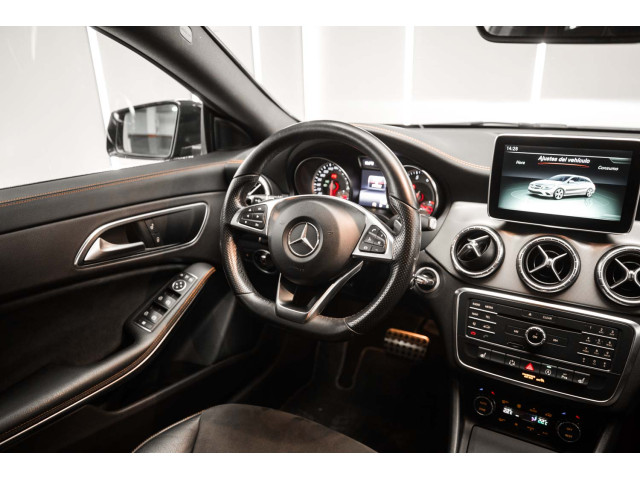 MERCEDES-BENZ Clase CLA CLA 180 OrangeArt Edition Shooting Brake