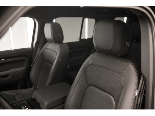 LAND-ROVER Defender 3.0 I6 400 XDynamic SE 130 AT 4WD MHEV
