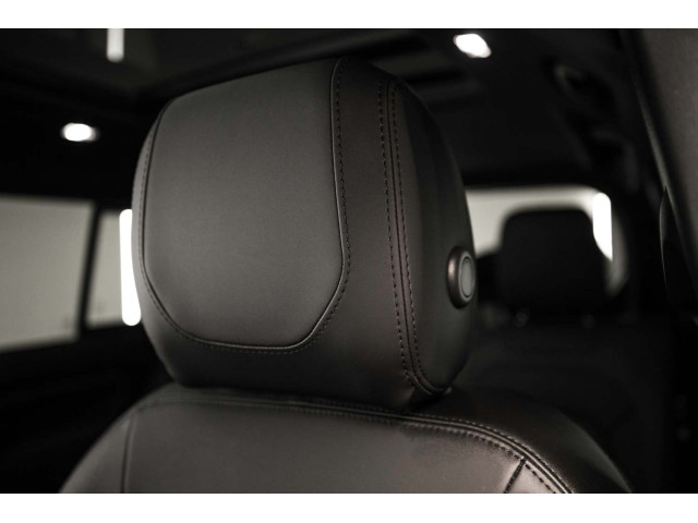 LAND-ROVER Defender 3.0 I6 400 XDynamic SE 130 AT 4WD MHEV