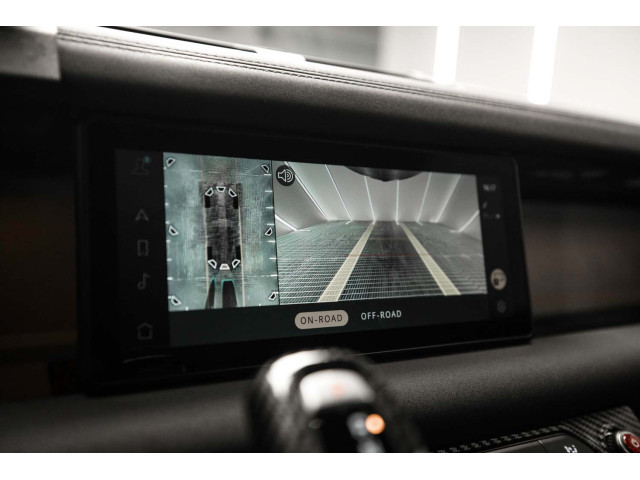 LAND-ROVER Defender 3.0 I6 400 XDynamic SE 130 AT 4WD MHEV