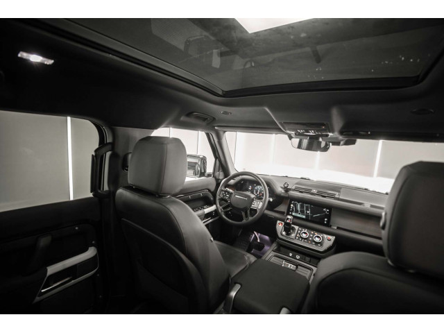 LAND-ROVER Defender 3.0 I6 400 XDynamic SE 130 AT 4WD MHEV