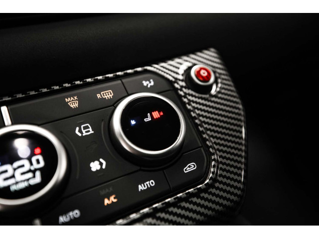 LAND-ROVER Defender 3.0 I6 400 XDynamic SE 130 AT 4WD MHEV