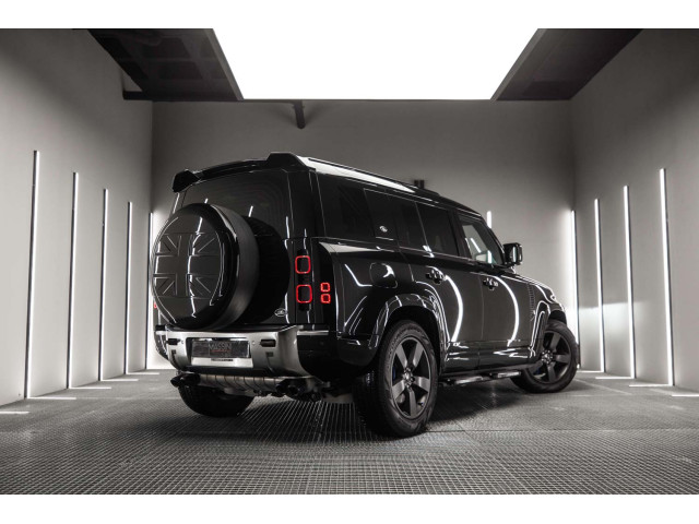 LAND-ROVER Defender 3.0 I6 400 XDynamic SE 130 AT 4WD MHEV