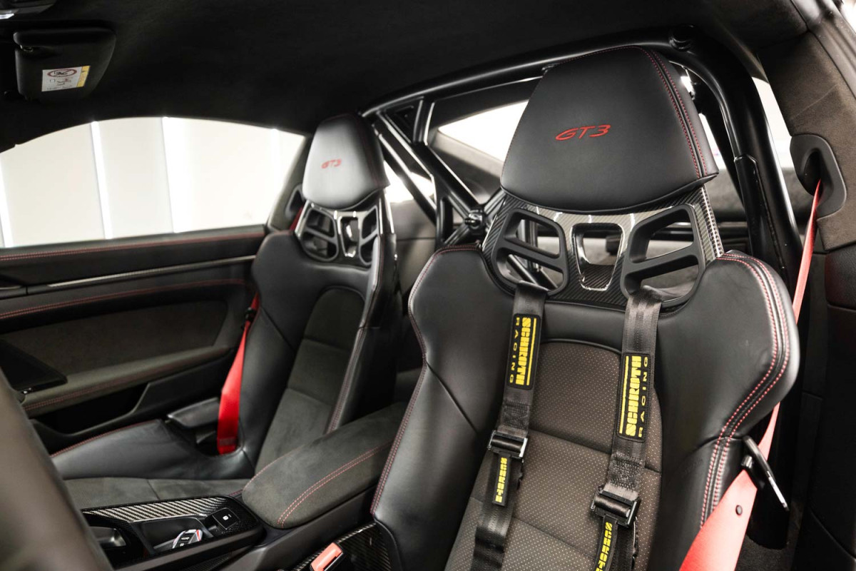 PORSCHE 911 GT3 2