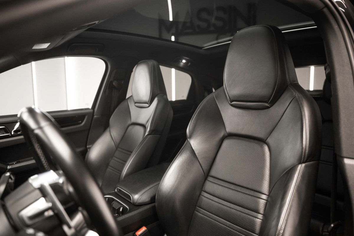 PORSCHE Cayenne Coupe S 2