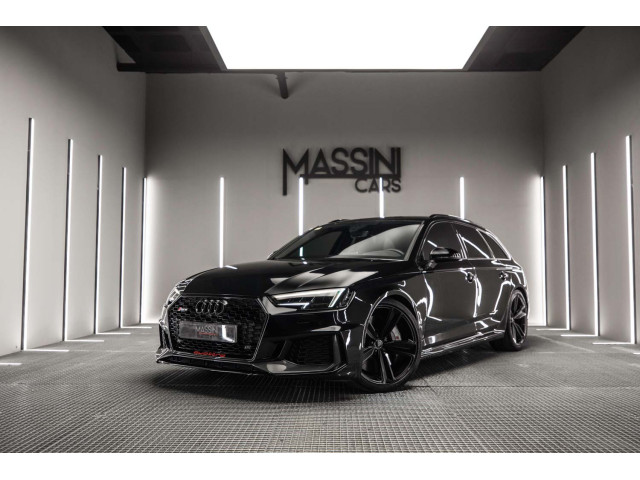 AUDI A4 RS 4 2.9 TFSI 331kW quattro tiptro Avant
